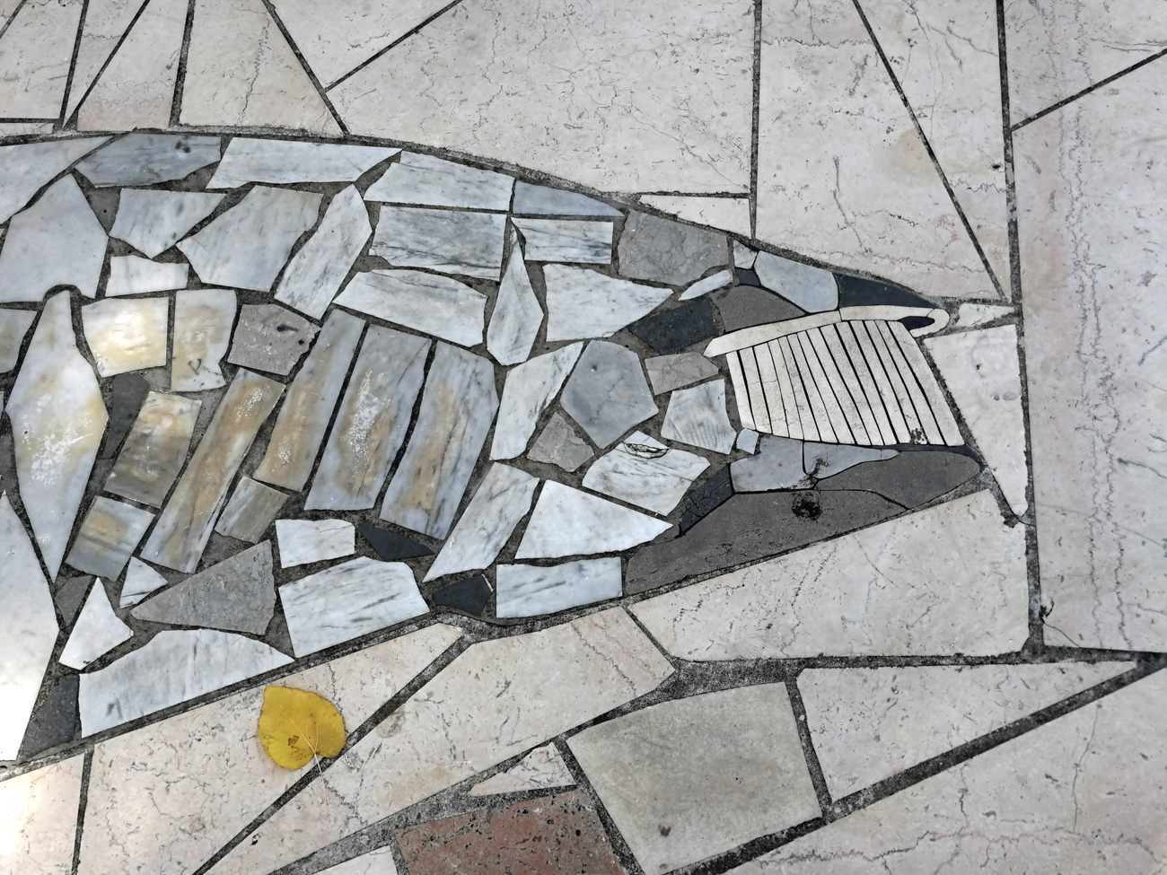 Particolare della pavimentazione/mosaico