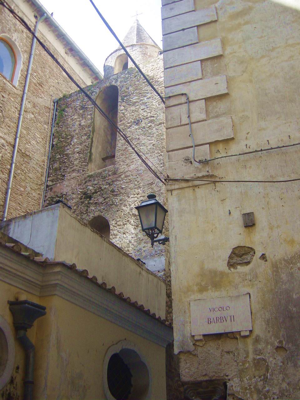 Campanile da vicolo Barbuti