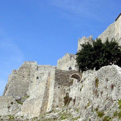 Il castello visto dall'ingresso