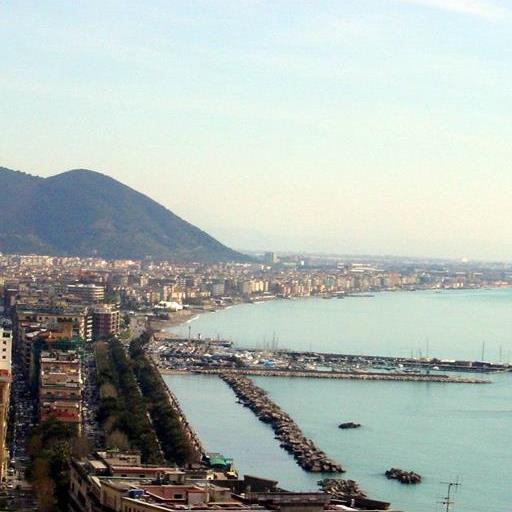 Vista dall'alto del porto turistico Masuccio