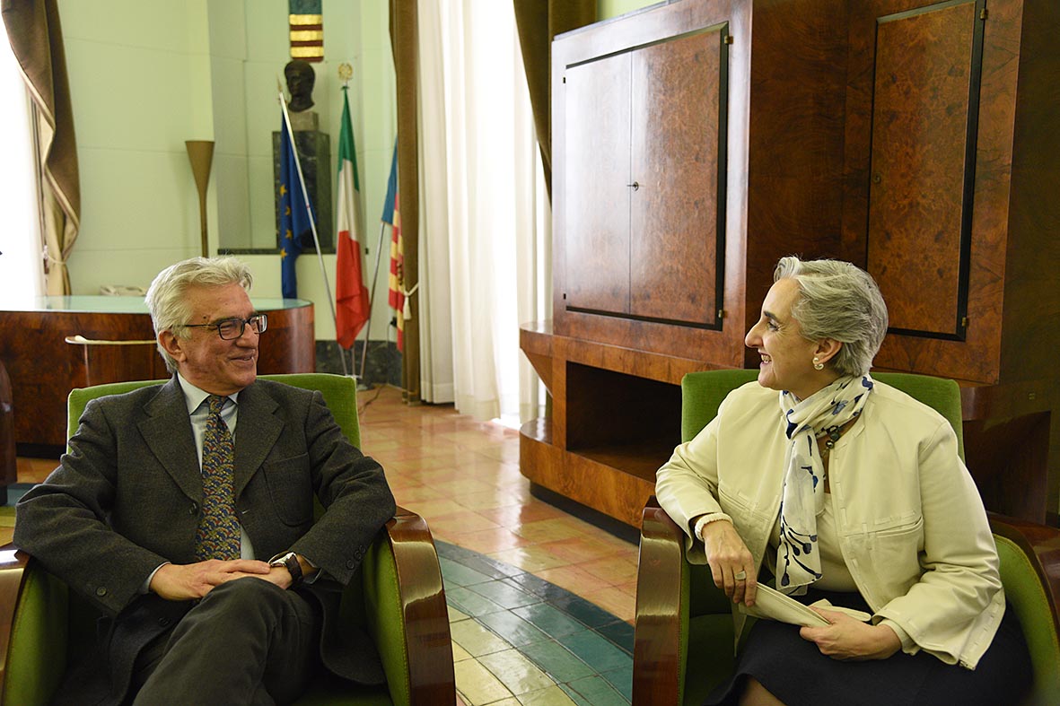 Il Sindaco f.f. Napoli riceve il Console Generale degli Stati Uniti