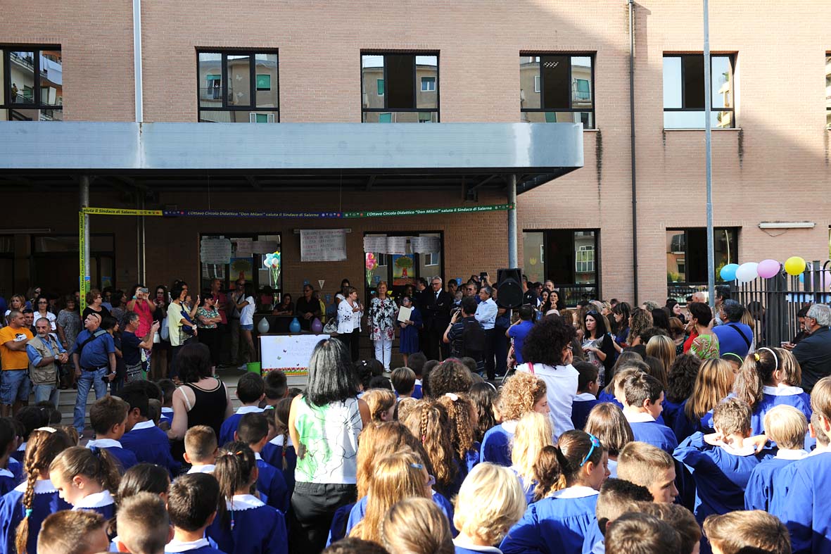 Il Sindaco f.f. Napoli all'inaugurazione dell'anno scolastico