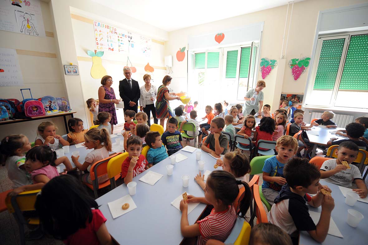 Il Sindaco f.f. Napoli all'inaugurazione dell'anno scolastico