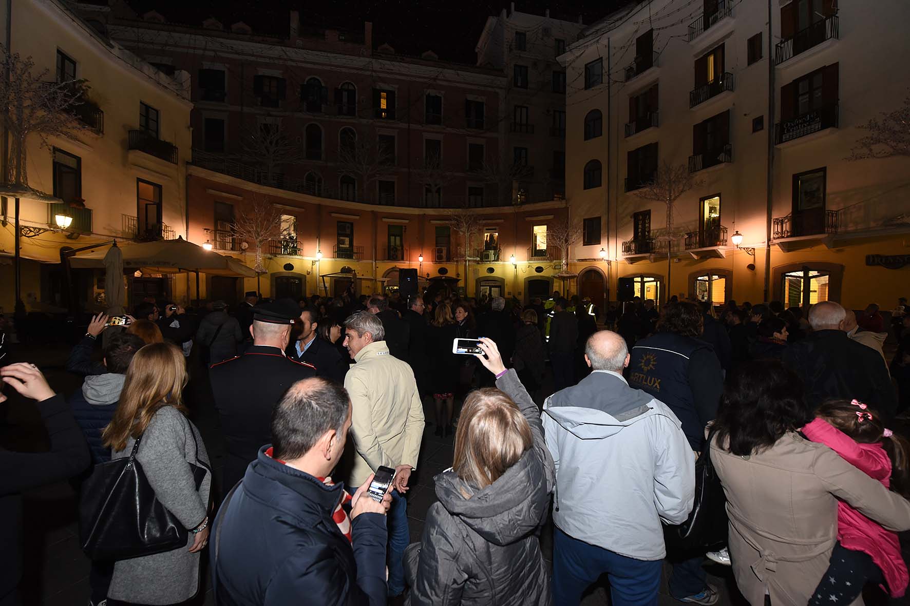 Salerno per Parigi: contro il Terrore per la Democrazia e la Liberta'