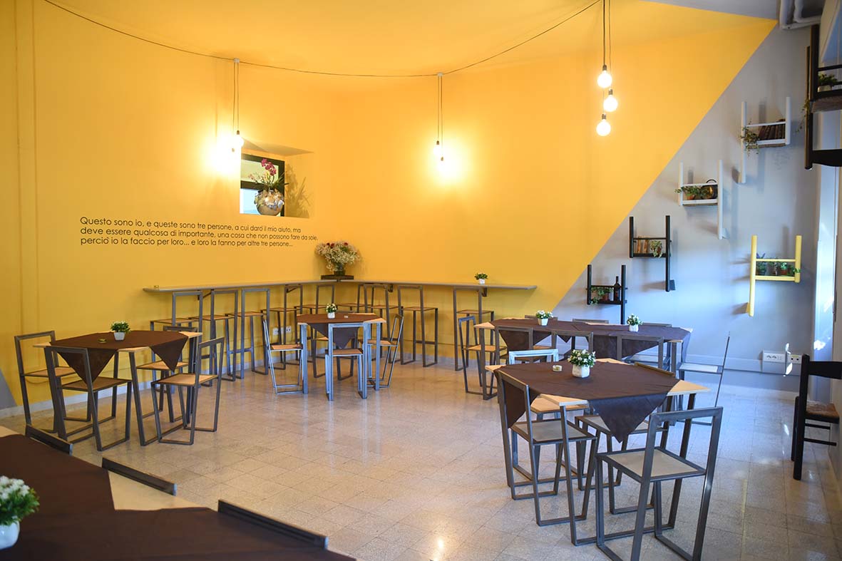 ll Sindaco Napoli all'inagurazione del ristorante sociale "Elpis"