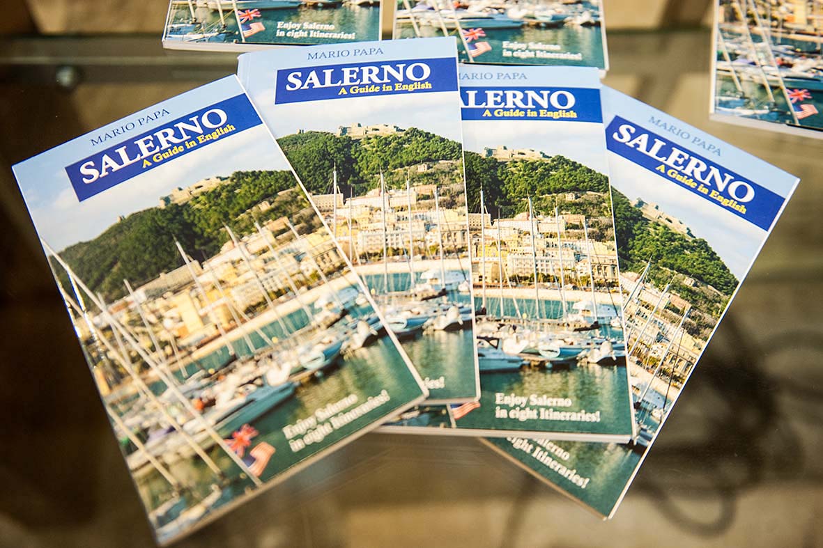 Salerno : A Guide In English - la prima guida turistica in inglese di Salerno