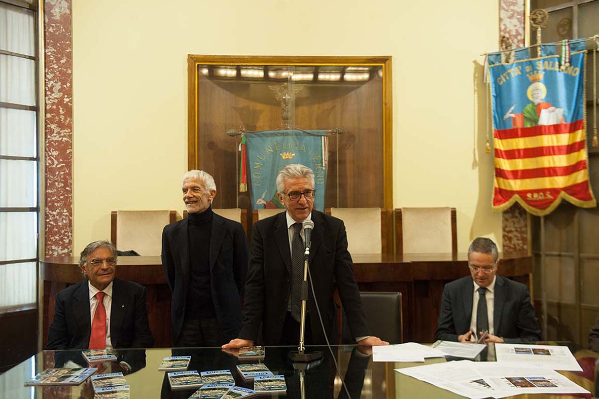 Salerno : A Guide In English - la prima guida turistica in inglese di Salerno