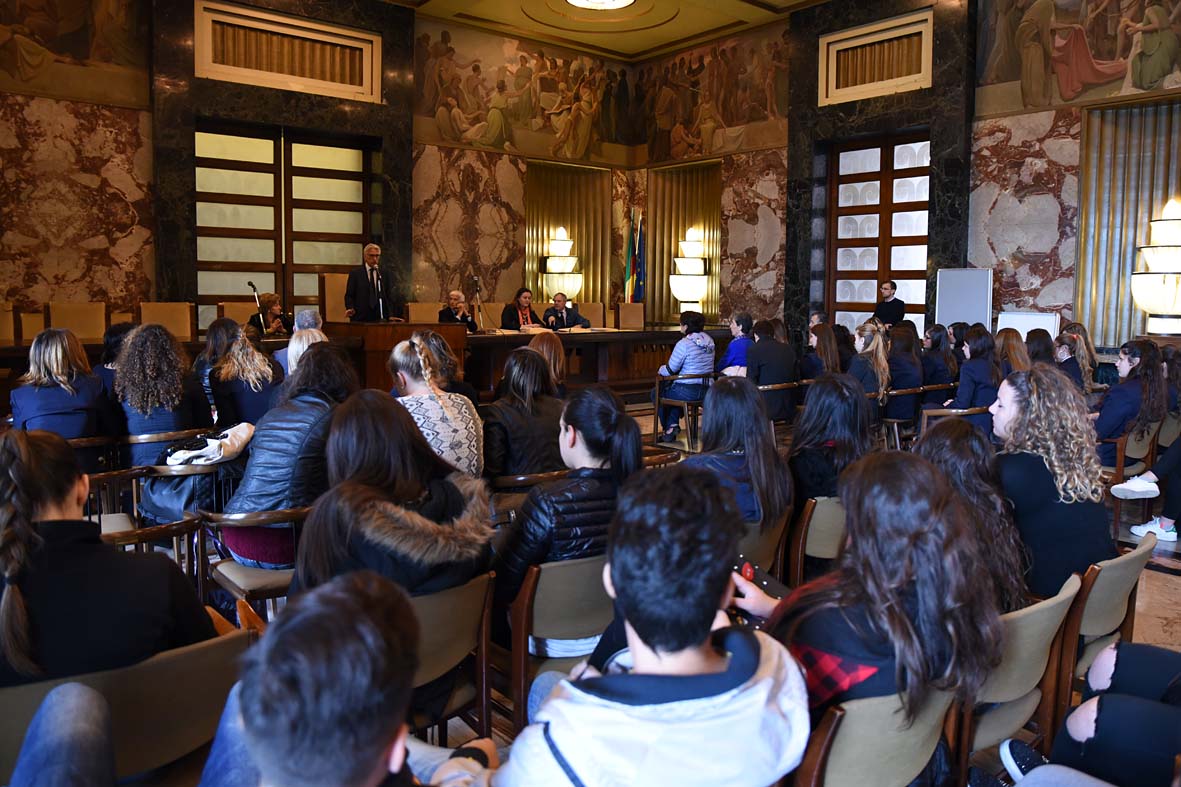 Consegnati gli attestati di partecipazione alla work experience di Luci d'Artista