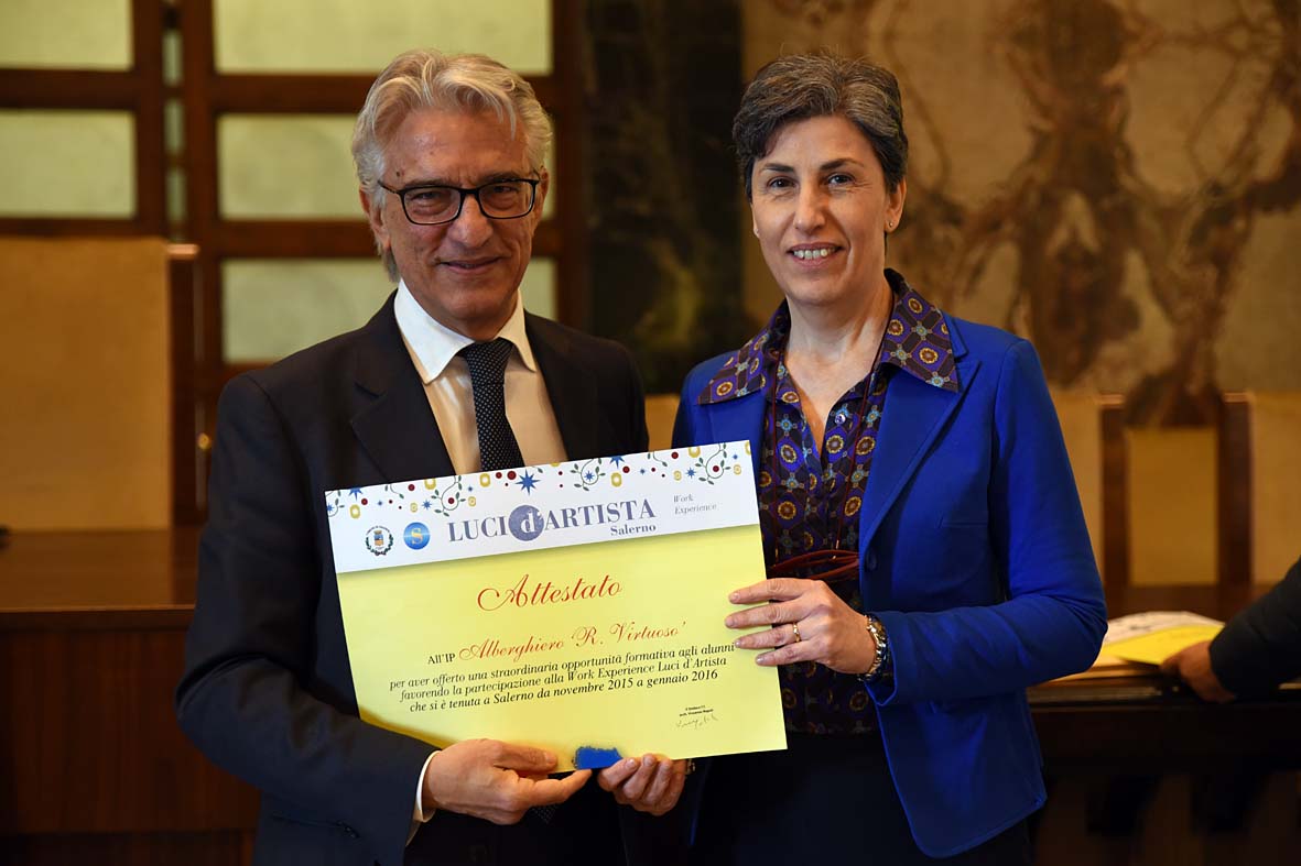 Consegnati gli attestati di partecipazione alla work experience di Luci d'Artista