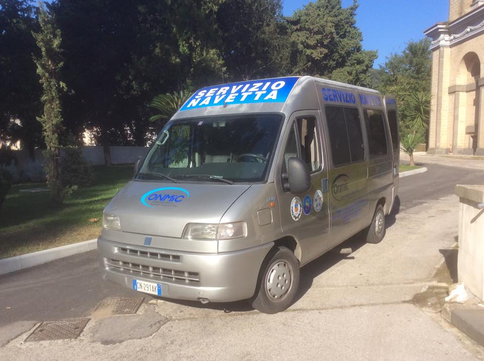 Servizio navetta gratuito per anziani e disabili al Cimitero di Salerno