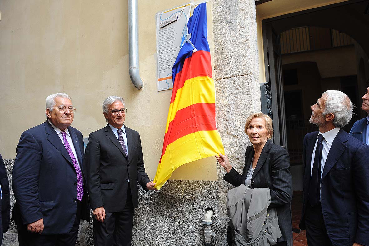 Una targa in omaggio ad Alfonso Gatto