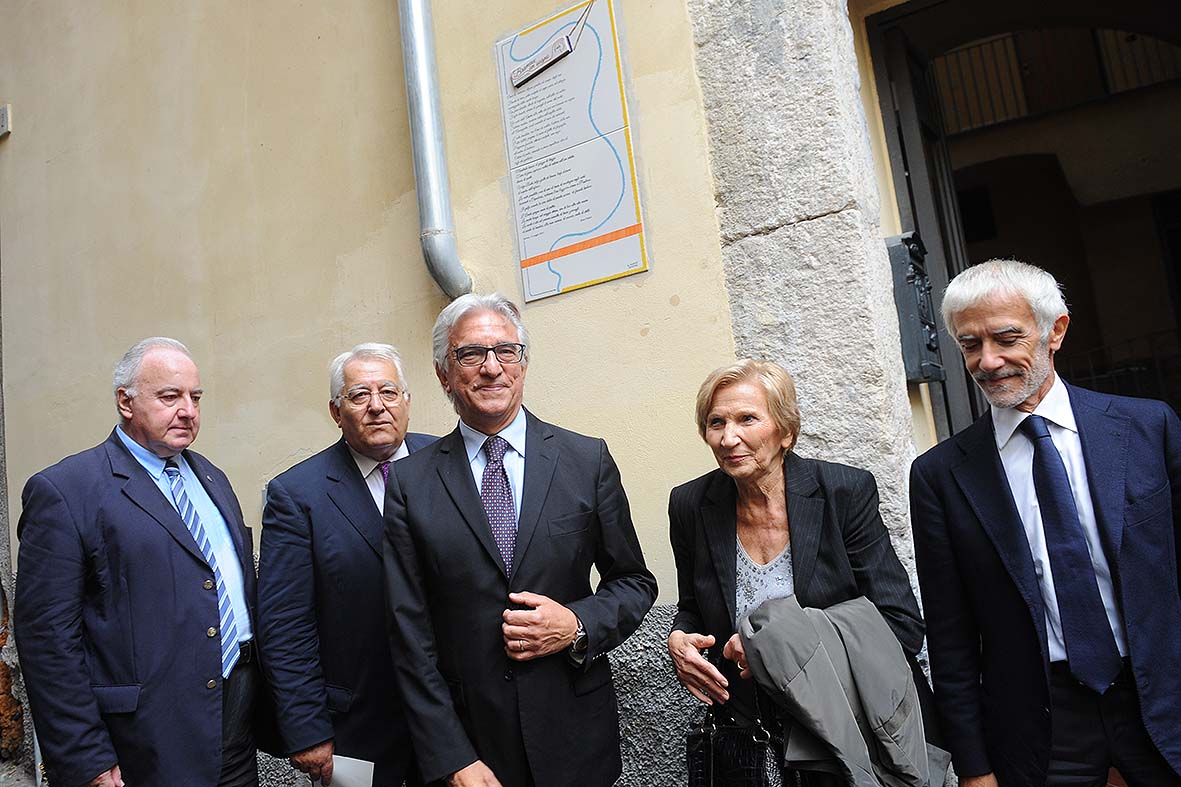 Una targa in omaggio ad Alfonso Gatto